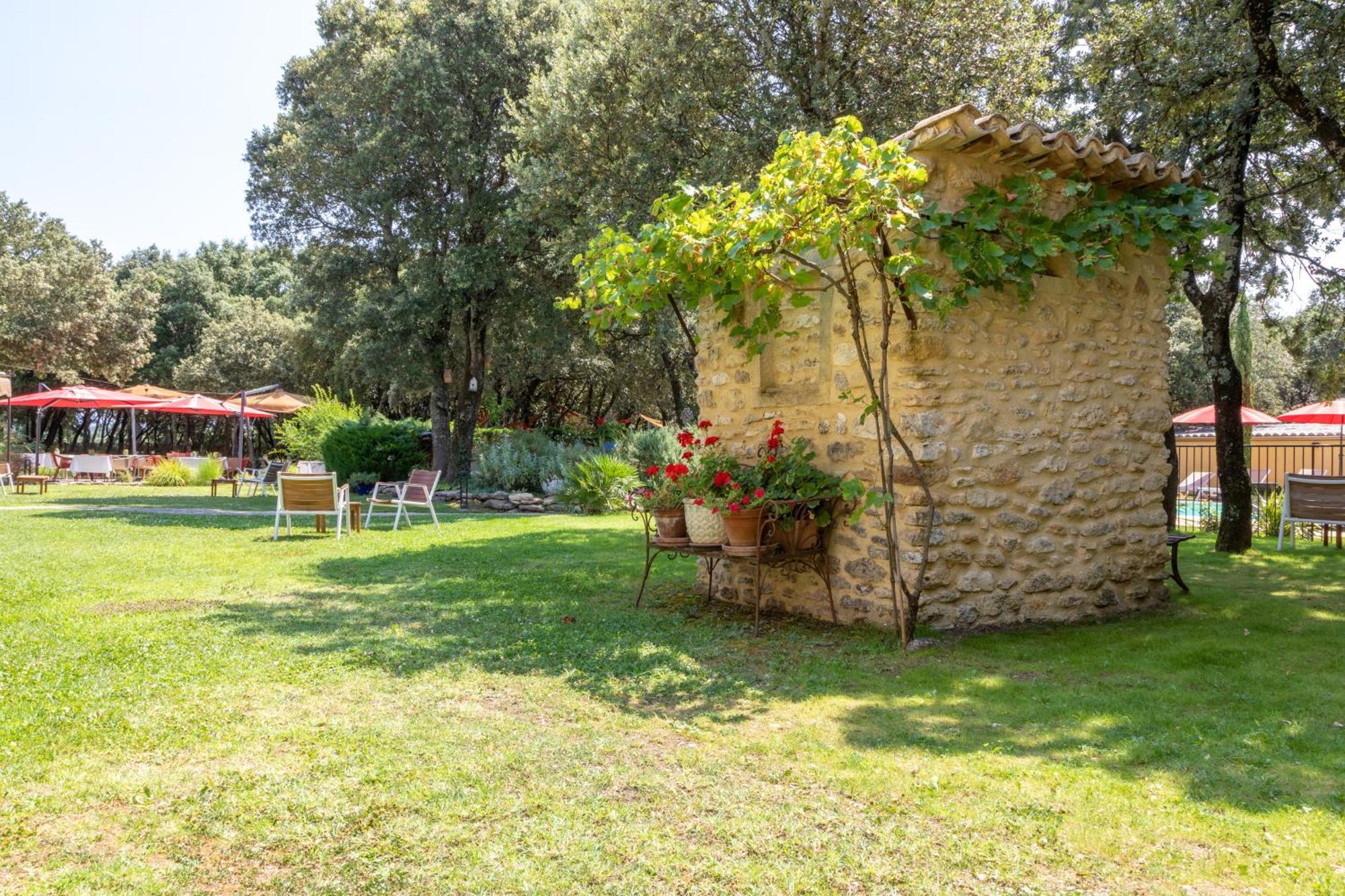 Logis La Bastide De Grignan Hotel & Restaurant "La Chenaie" Exterior photo